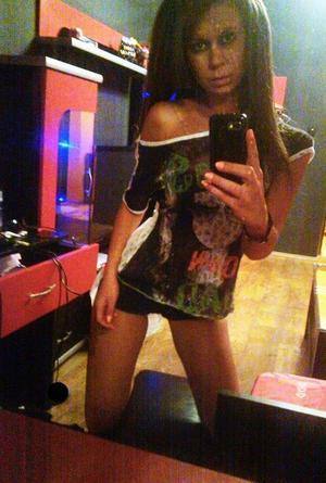 Martha, 19 in California | Younger Adult Woman, Older Men