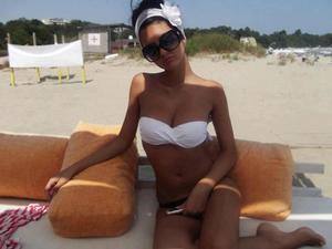 Chat with Holly (27) in California | Casual Dating Profile