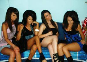 Ashlie, 19 in North Carolina | Younger Adult Woman, Older Men