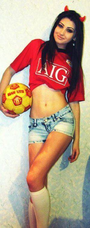 Genevieve (30) in Illinois | Private Adult Dating Profile