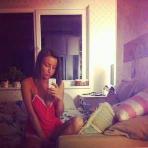 Brenna (25) in California | Private Adult Dating Profile