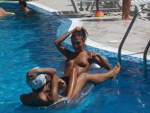 Kelsie, 26 in California | Younger Adult Woman, Older Men