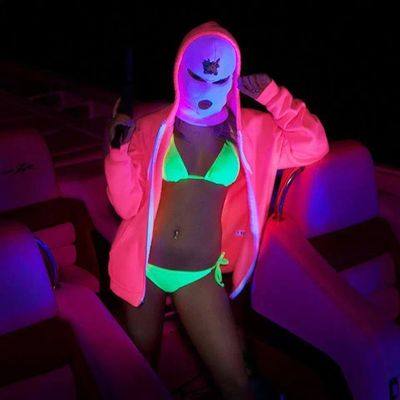 Amina (28) from Illinois | Discreet Casual Encounters