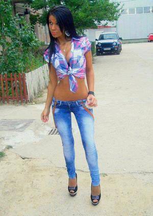 Erica, 29, California | No-Nonsense Hookup Profile