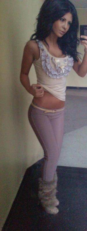 Dahlia (19), local adult profile photo in California