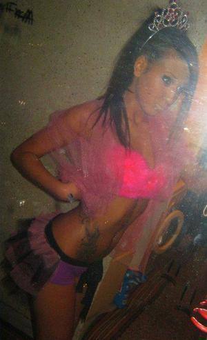 Stephanie, 25, Quebec | No-Nonsense Hookup Profile
