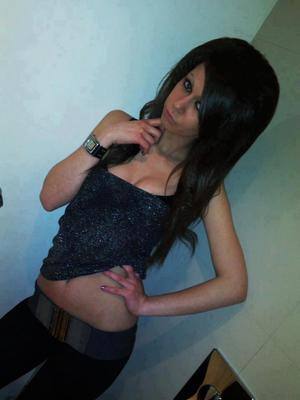 Meet Selena (25) from Wisconsin | Explicit Casual Dating