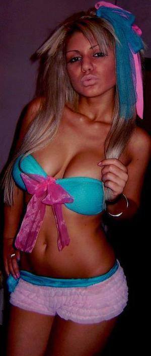 Meet Elizabeth (29) from New York | Explicit Casual Dating