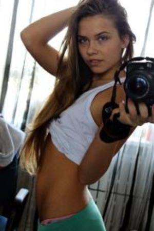 Meet Celine (24) from Illinois | Explicit Casual Dating