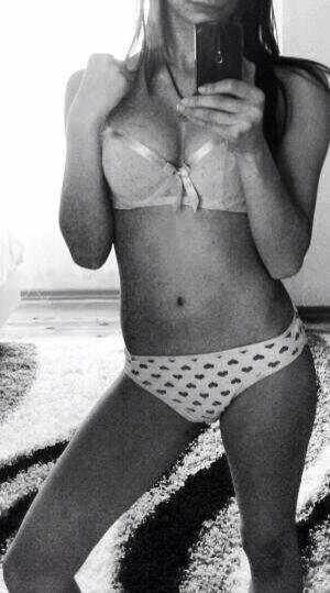 Kirsten (26) from Emerald Isle, NC profile image