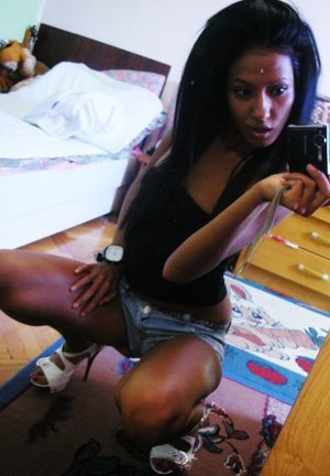 Beatrice from Wisconsin is looking for adult webcam chat