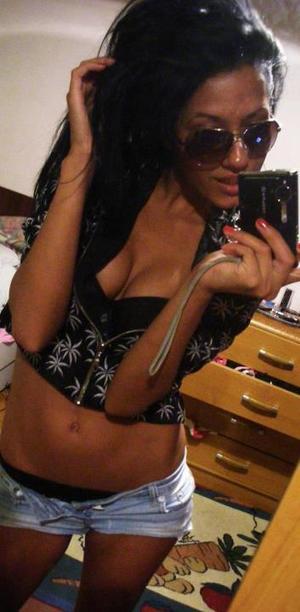 Meet local singles like Makayla from Kentucky who want to fuck tonight