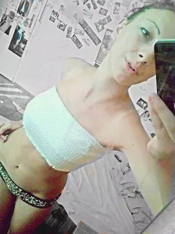 Kate from New York is interested in nsa sex with a nice, young man