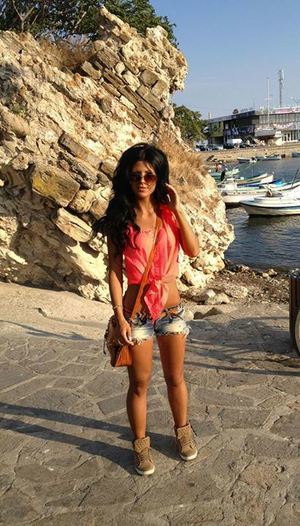 Meet local singles like Anahi from Nevada who want to fuck tonight