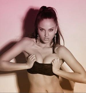 Looking for local cheaters? Take Kylie from California home with you