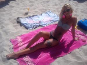 Meet local singles like Andrea from California who want to fuck tonight