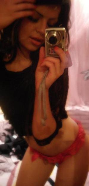 Meet local singles like Karly from Wisconsin who want to fuck tonight