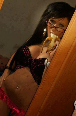Looking for local cheaters? Take Vivian from Pennsylvania home with you