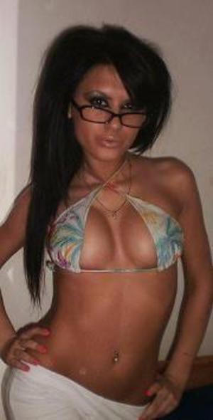 Looking for girls down to fuck? Shelley from Quebec is your girl