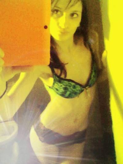 Meet local singles like Stefanie from Delaware who want to fuck tonight