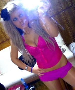 Effie from Nebraska is looking for adult webcam chat