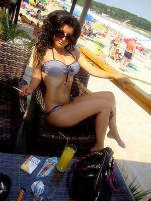 Escorts like Dianna are down to fuck you now!