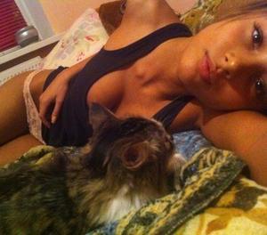 Suanne from Alaska is looking for adult webcam chat