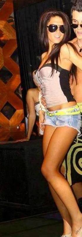 Looking for local cheaters? Take Joelle from Kansas home with you