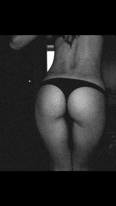Shavonne from New York is looking for adult webcam chat