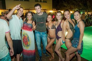 Kaylie from Texas is interested in nsa sex with a nice, young man