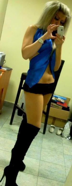 Looking for girls down to fuck? Ashely from Newfoundland And Labrador is your girl