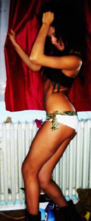 Meet local singles like Sienna from New York who want to fuck tonight